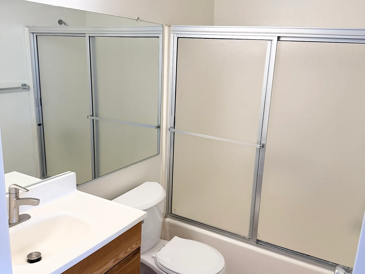 2 bed, 900 sqft, $2,600 — Photo 4