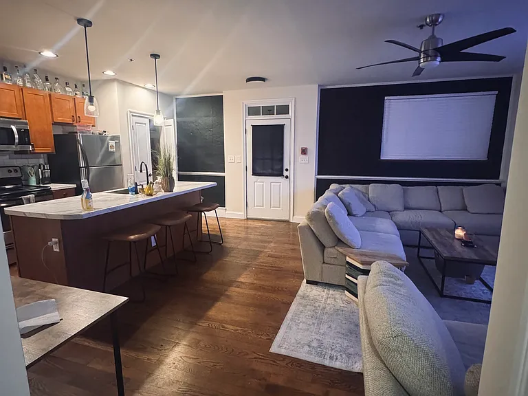 912 N Central St #104 — Photo 1
