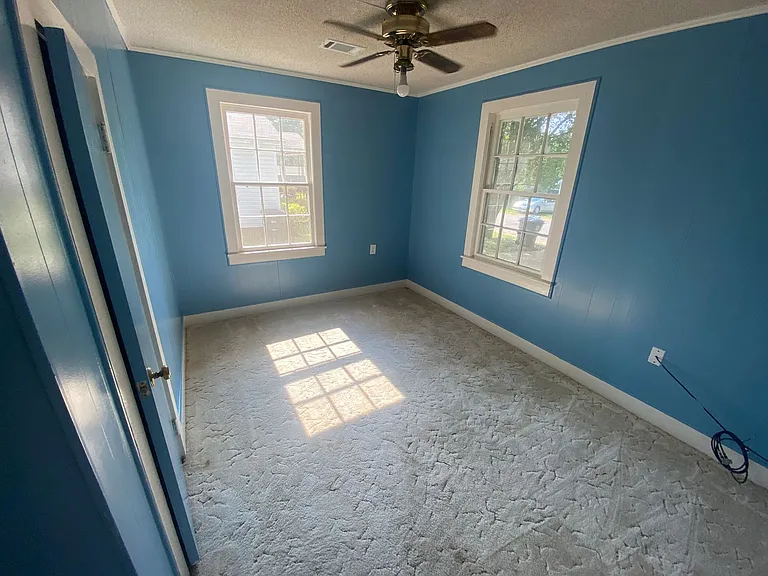1305 W Vine Ave — Photo 14