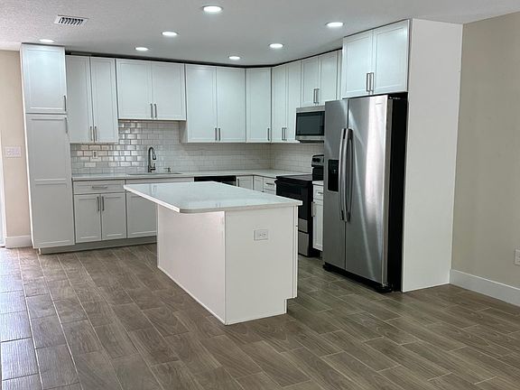 5th image of 1041 Ashley Ave