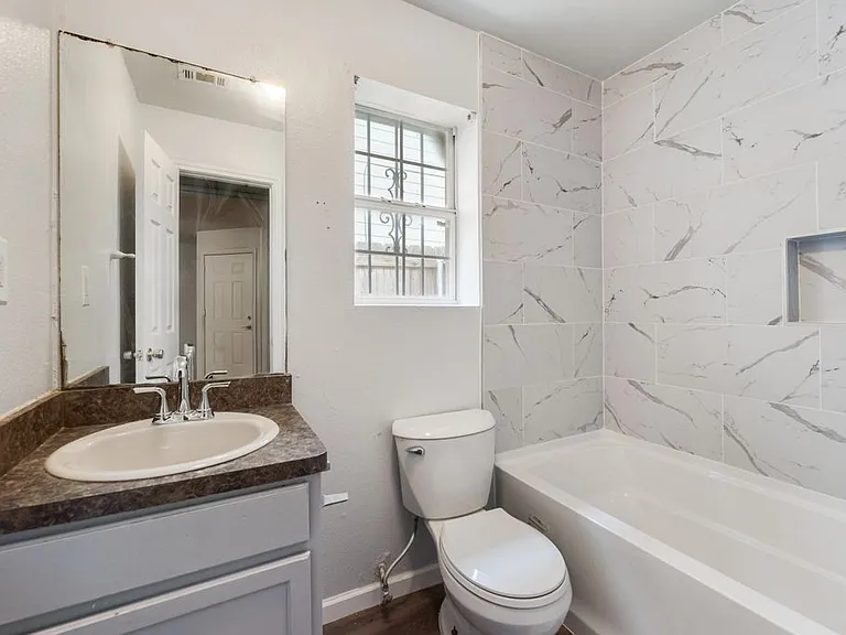 2526 Exeter Ave — Photo 16