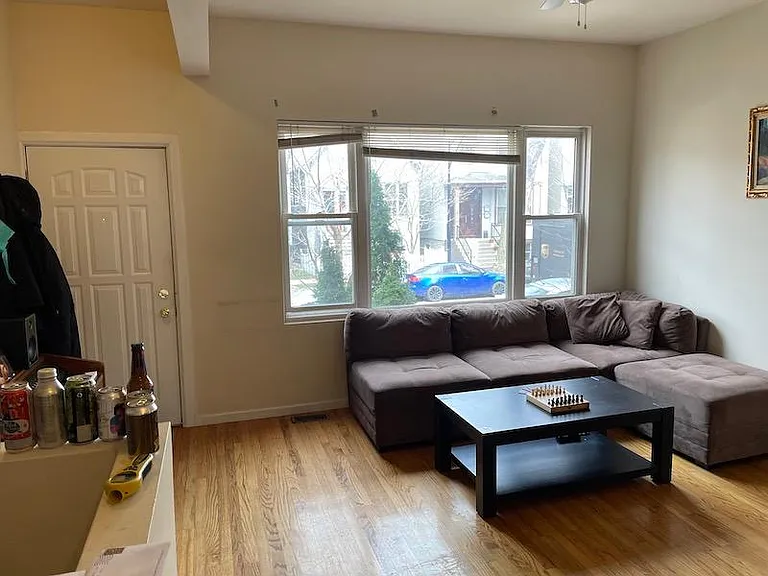 1429 W Fletcher St #1 — Photo 7
