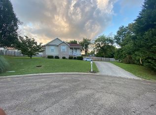 4225 Peacock Ln, Knoxville, TN 37914