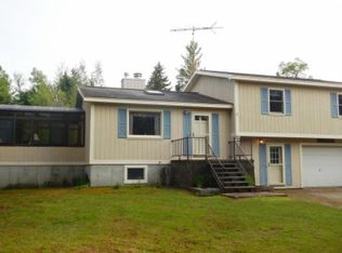 32 Sugarloaf Dr, Whitefield, NH 03598