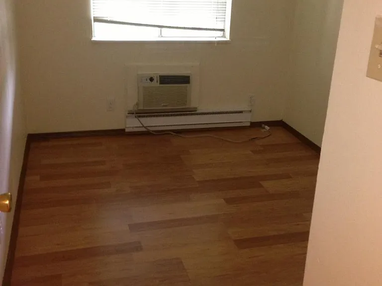 7550 Hazelcrest Dr #E — Photo 11