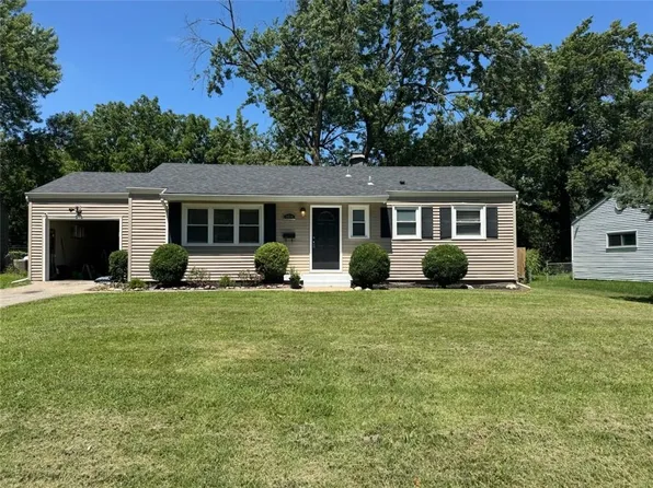 9914 Charlotte St, Kansas City, MO 64131