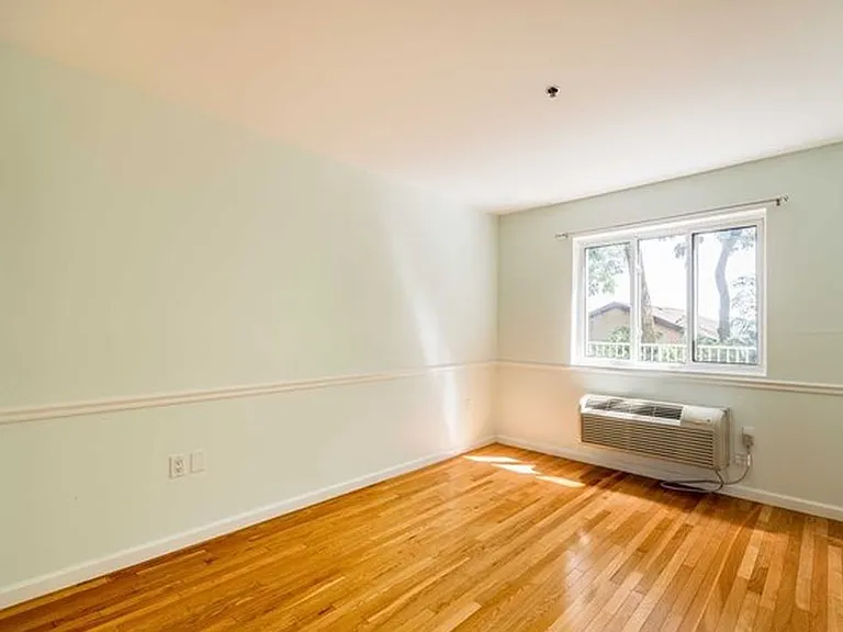 10 Palisade Ave #2C — Photo 14