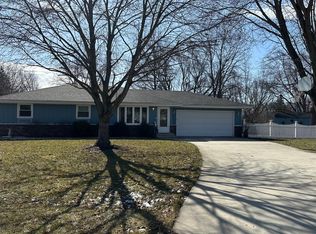 12031 Wagon Lane Ct, Roscoe, IL 61073