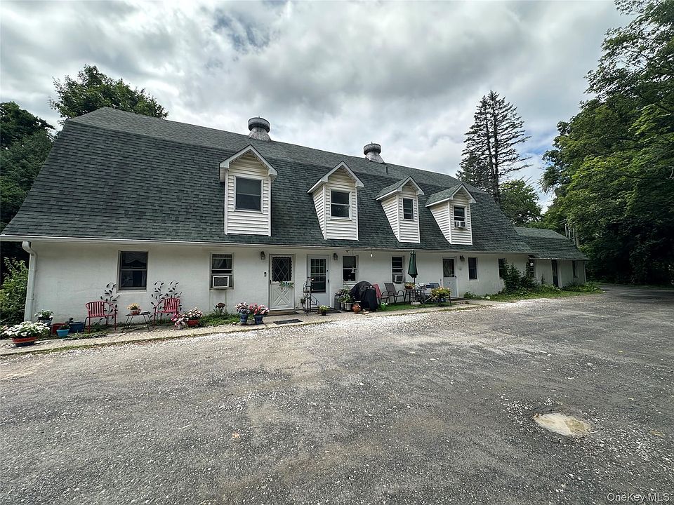 2nd image of 15 Kelly Ln
