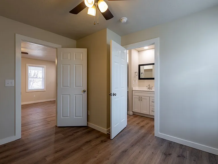 613 W Madison — Photo 21