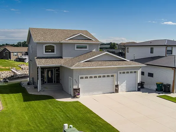 2323 Bayview Ct SE, Mandan, ND 58554