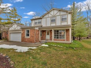 611 Timberline Dr, Rochester Hills, MI 48309