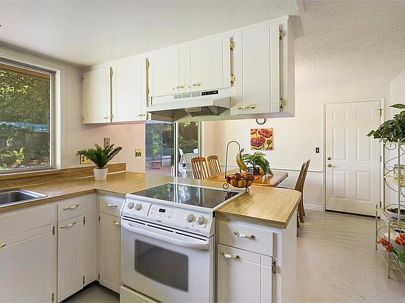 5th image of 4517 62nd St NW