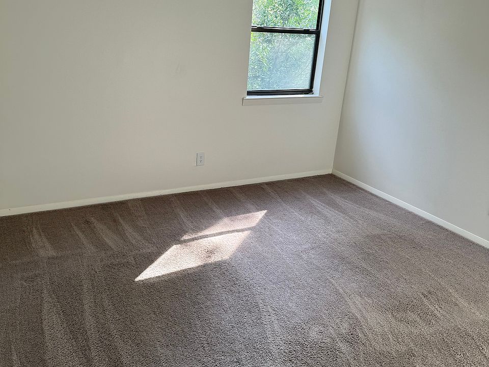 2 spacious & light-filled bedrooms