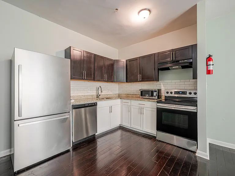 1405 Howard Rd SE #B — Photo 10