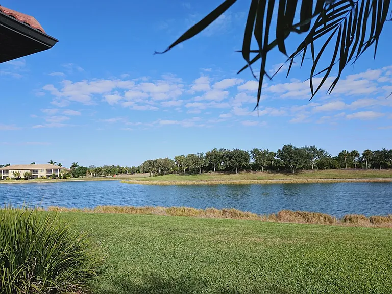 10468 Crooked Creek Dr — Photo 12