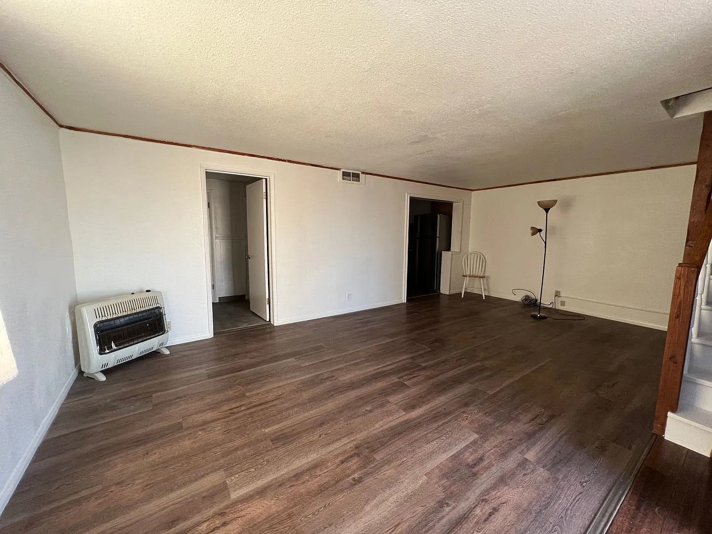 Cozy 3 Bed/1 Bath, With a White Picket Fence — Photo 2