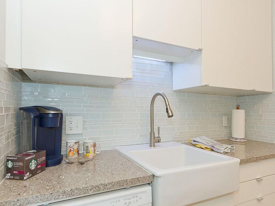 1st image of 4 Vista Gardens Trl