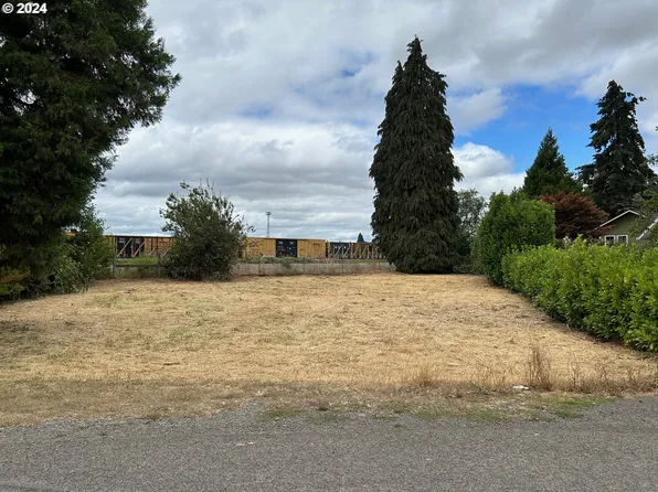 Filbert Ave, Eugene, OR 97404