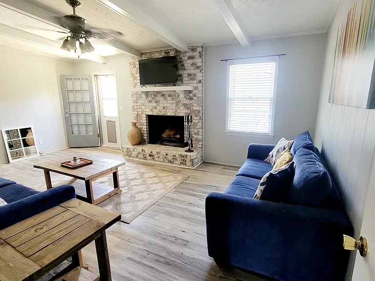 806 Greenwood Dr — Photo 20