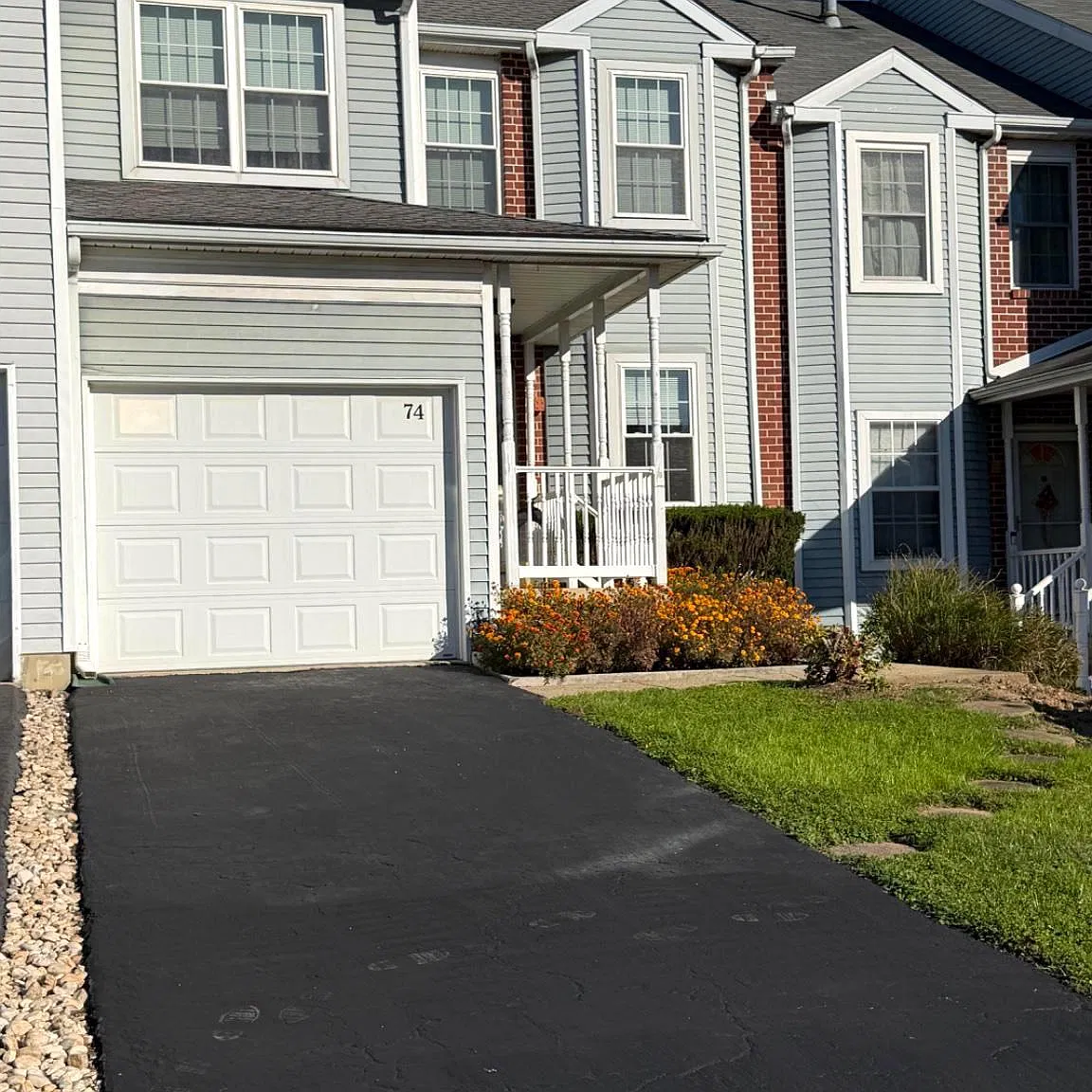 3 bed, 2.5 bath, 1760 sqft, $3,100 — Photo 2