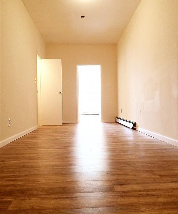 1st image of 2059 2nd Ave APT 3S