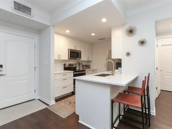 249 W Freemason St APT 207, Norfolk, VA 23510