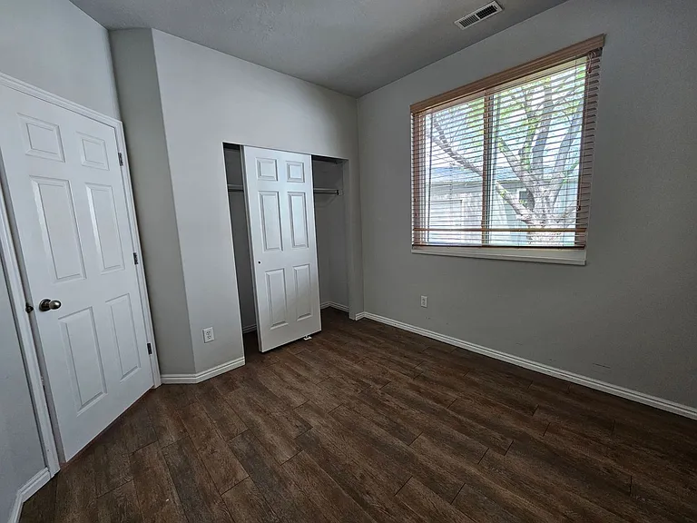 743 N Haworth Cir — Photo 28