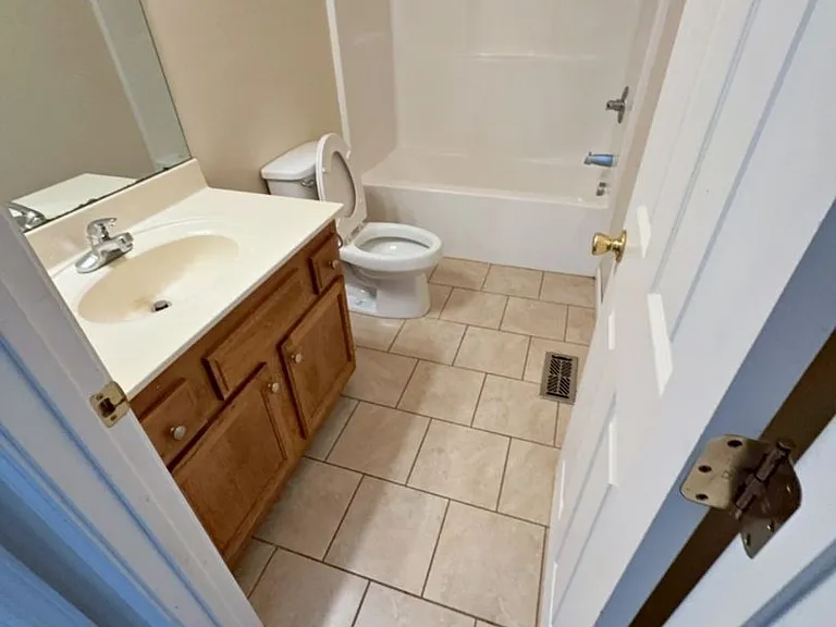 7008 Brittney Cir — Photo 16