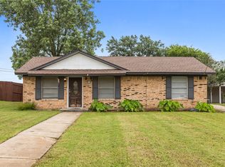 814 S Western Hills Dr, Howe, TX 75459