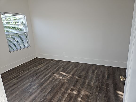 5th image of 852 W 20th St