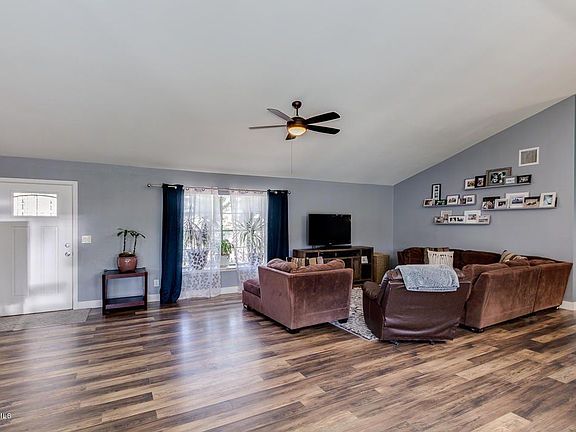 3rd image of 1249 E Tonto Ln