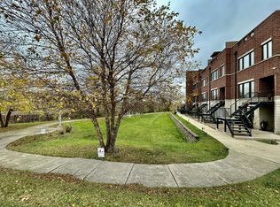 2848 S Pitney Ct, Chicago, IL 60608