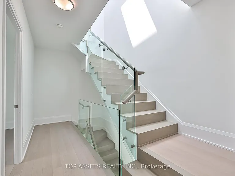 101 Erskine Ave #Townhouse 10 — Photo 18