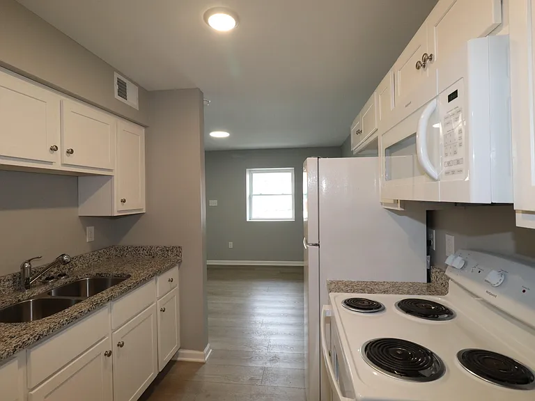 203 S 1st St #211 — Photo 5