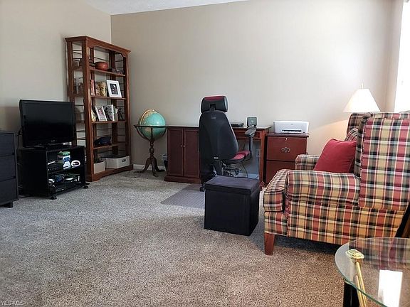 4th image of 274 Huntsford Dr