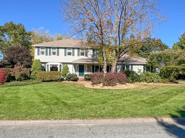 3 Copperwood Rd, Medfield, MA 02052