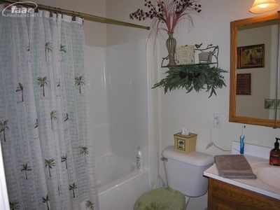 2236 Kosta Ave, Burton, MI, 48529