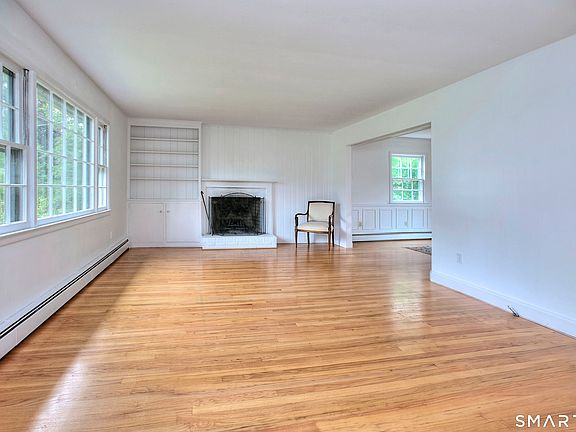 3rd image of 324 Ridge Road
