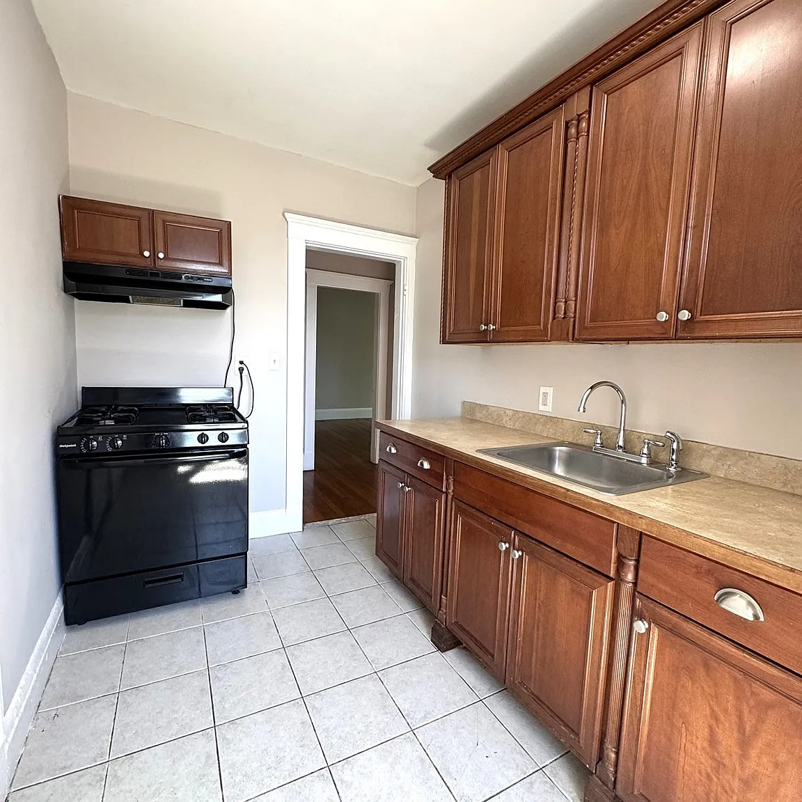 1 bed, 1.0 bath, 699 sqft, $1,900 — Photo 1