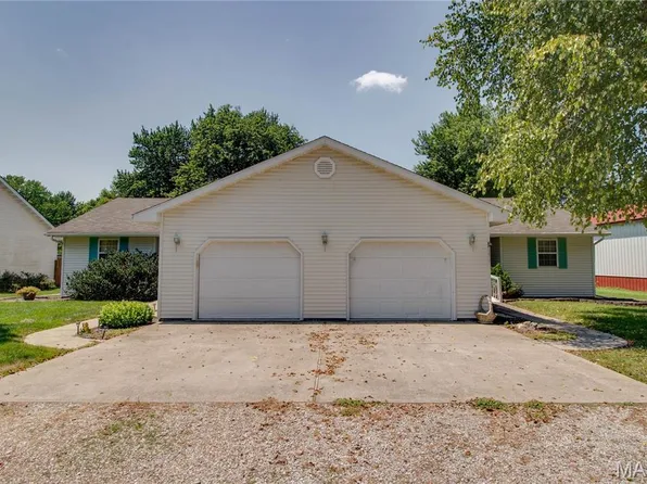 405-407 N Shady Ln, Girard, IL 62640
