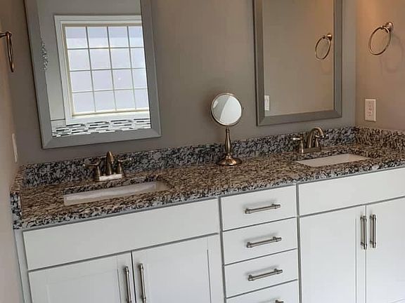 4th image of 599 Larkspur Dr