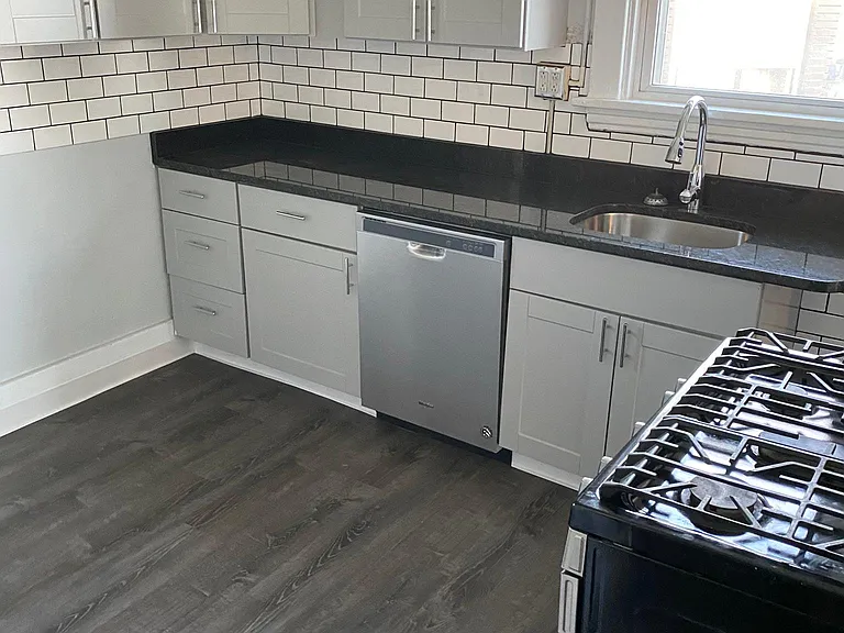 1500 Dormont Ave #2 — Photo 1