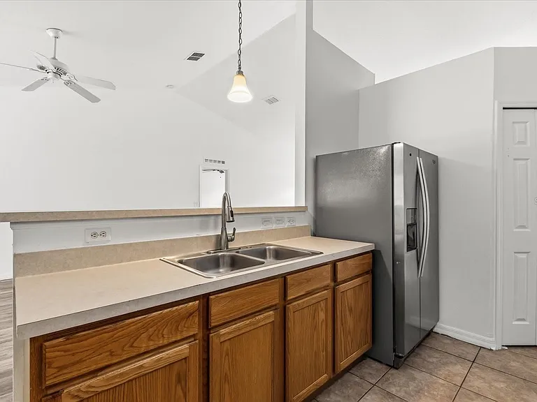 1500 Daybreak Dr — Photo 9