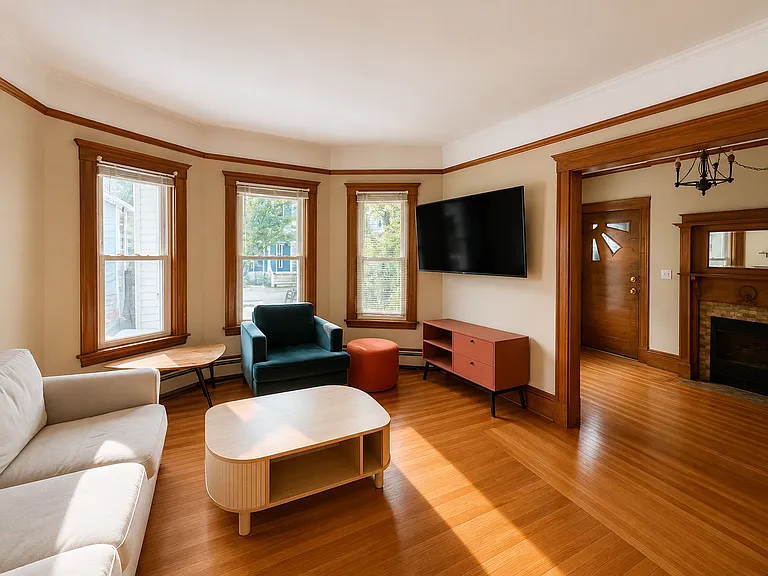21 Irving St — Photo 4