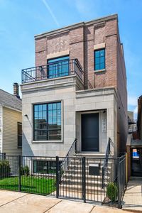 2930 N Lakewood Ave, Chicago, IL, 60657