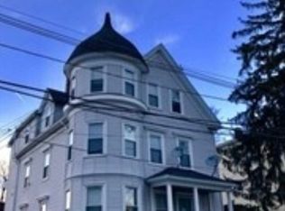 4 Pearson St APT 2, Saugus, MA 01906