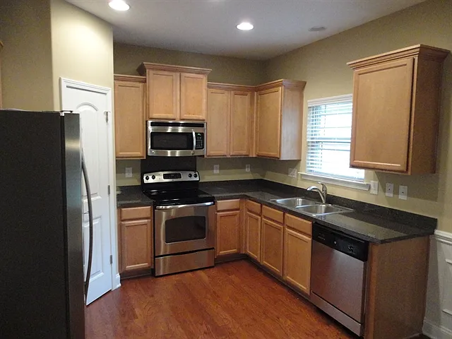 667 W Heatherstone Ln — Photo 3