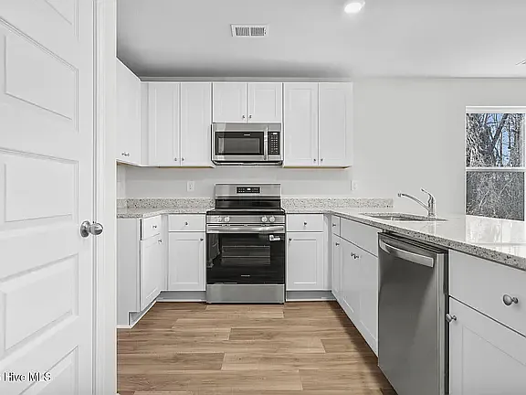 3 bed, 1474 sqft, $2,250 — Photo 2