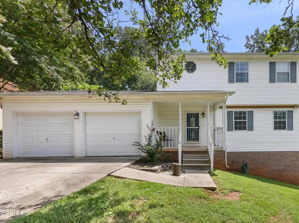 2004 NW Ho Co Ta Ke Ln, Knoxville, TN 37912